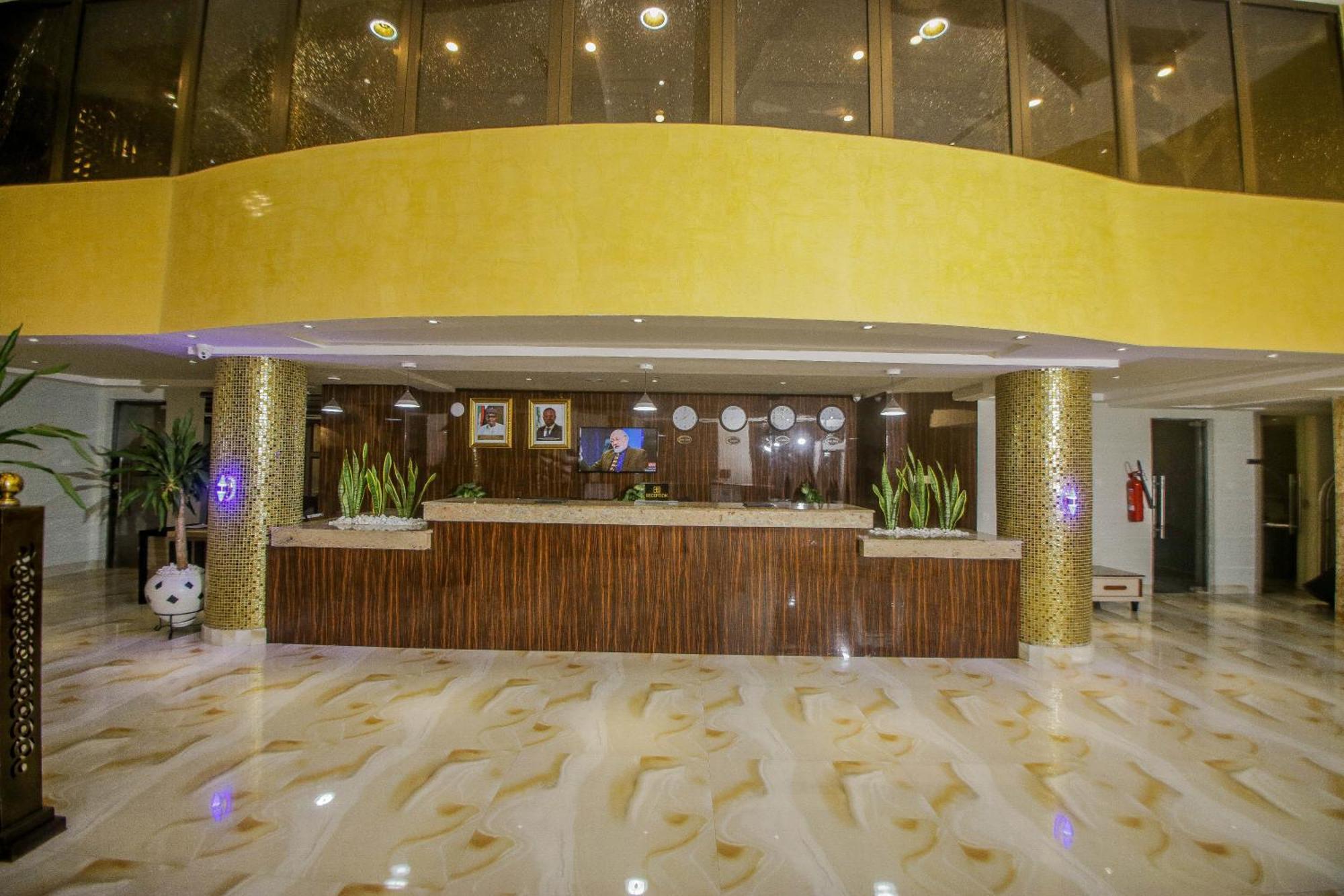 Perfecto La Villa Hotel And Suites Lagos Eksteriør bilde
