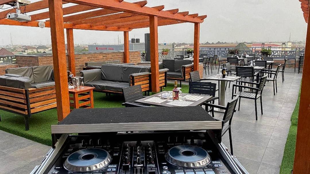 Perfecto La Villa Hotel And Suites Lagos Eksteriør bilde