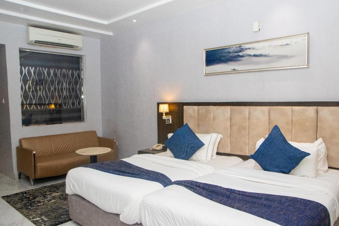 Perfecto La Villa Hotel And Suites Lagos Eksteriør bilde