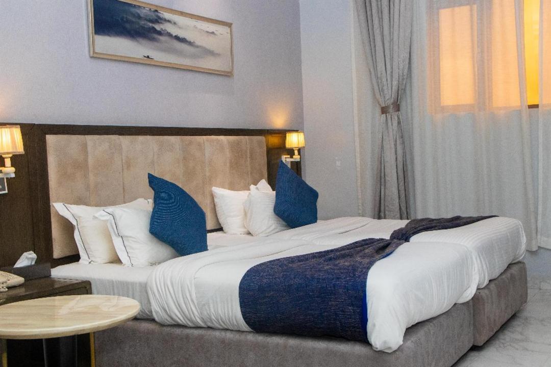 Perfecto La Villa Hotel And Suites Lagos Eksteriør bilde