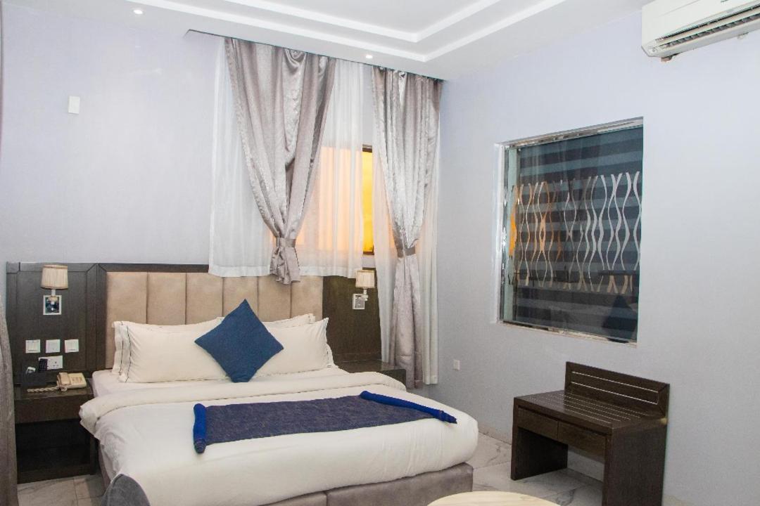 Perfecto La Villa Hotel And Suites Lagos Eksteriør bilde
