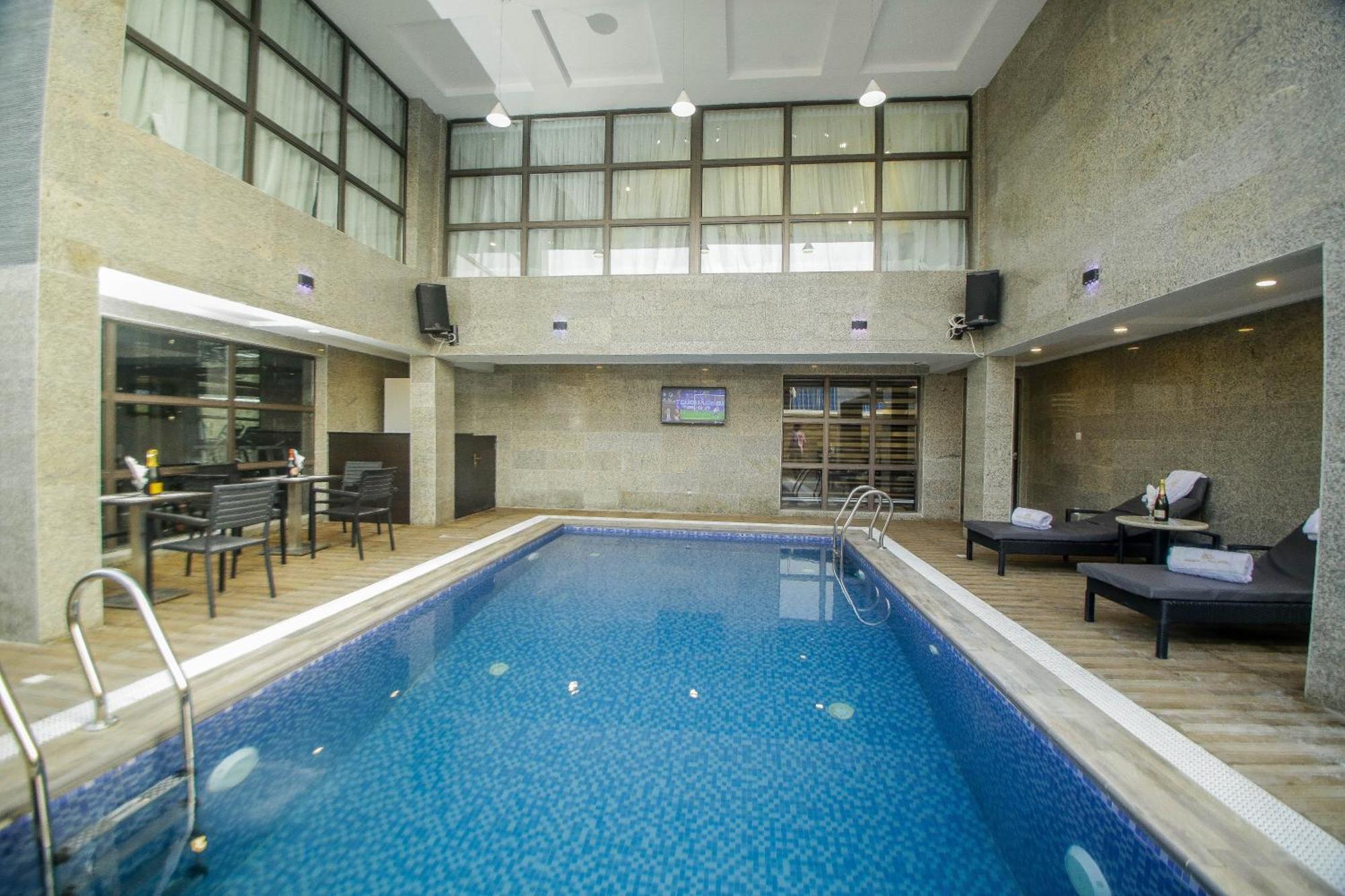Perfecto La Villa Hotel And Suites Lagos Eksteriør bilde