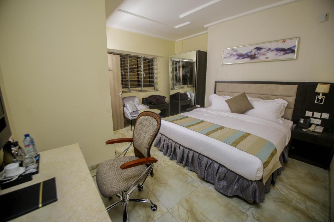 Perfecto La Villa Hotel And Suites Lagos Eksteriør bilde