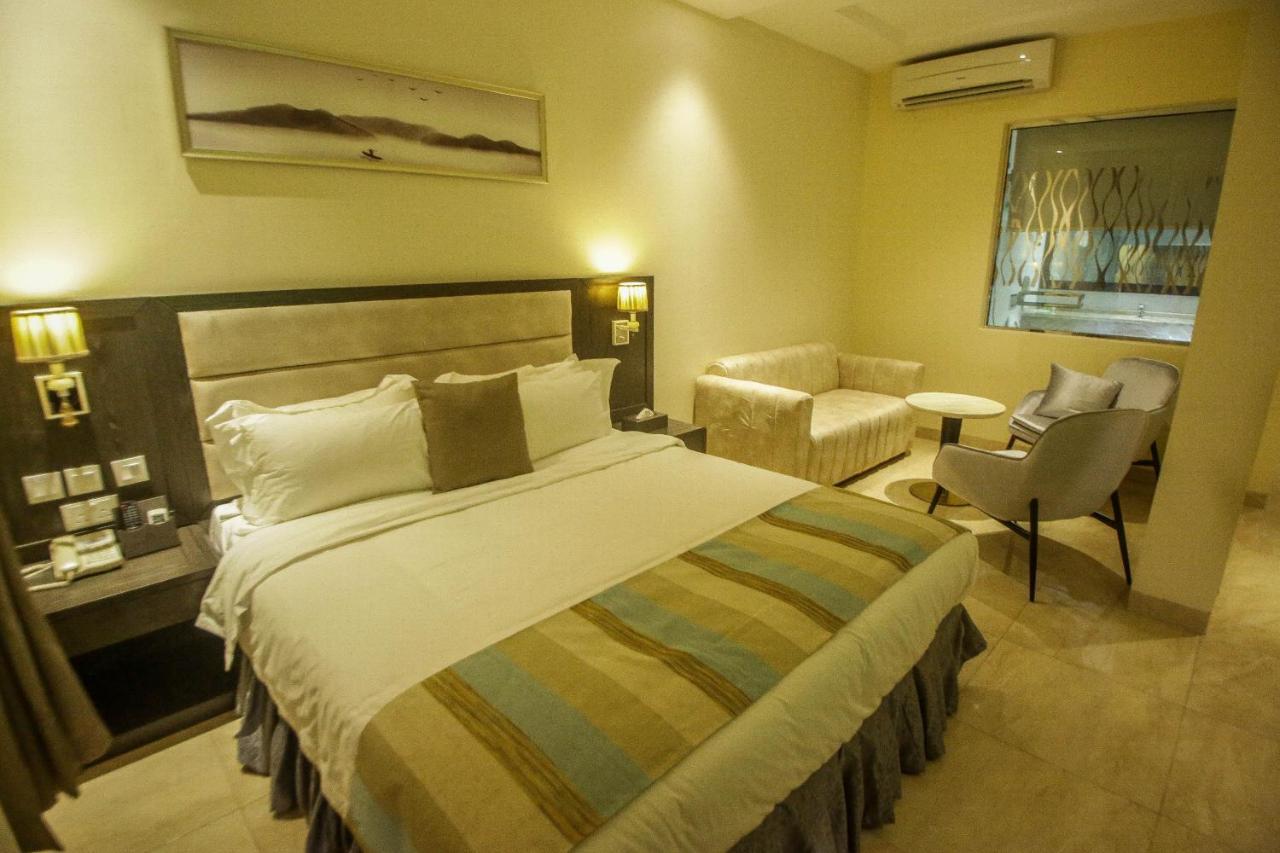Perfecto La Villa Hotel And Suites Lagos Eksteriør bilde